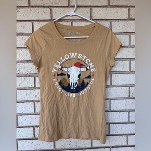 Yellowstone vintage tshirt -never worn- junior medium.